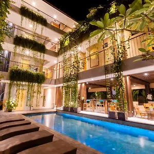 Tanaga Coliving ホテル